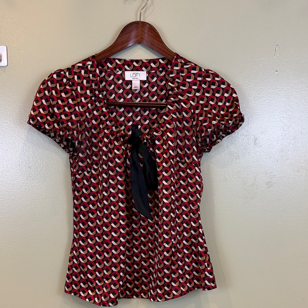 LOFT Women's Red and Black Patterned Blouse